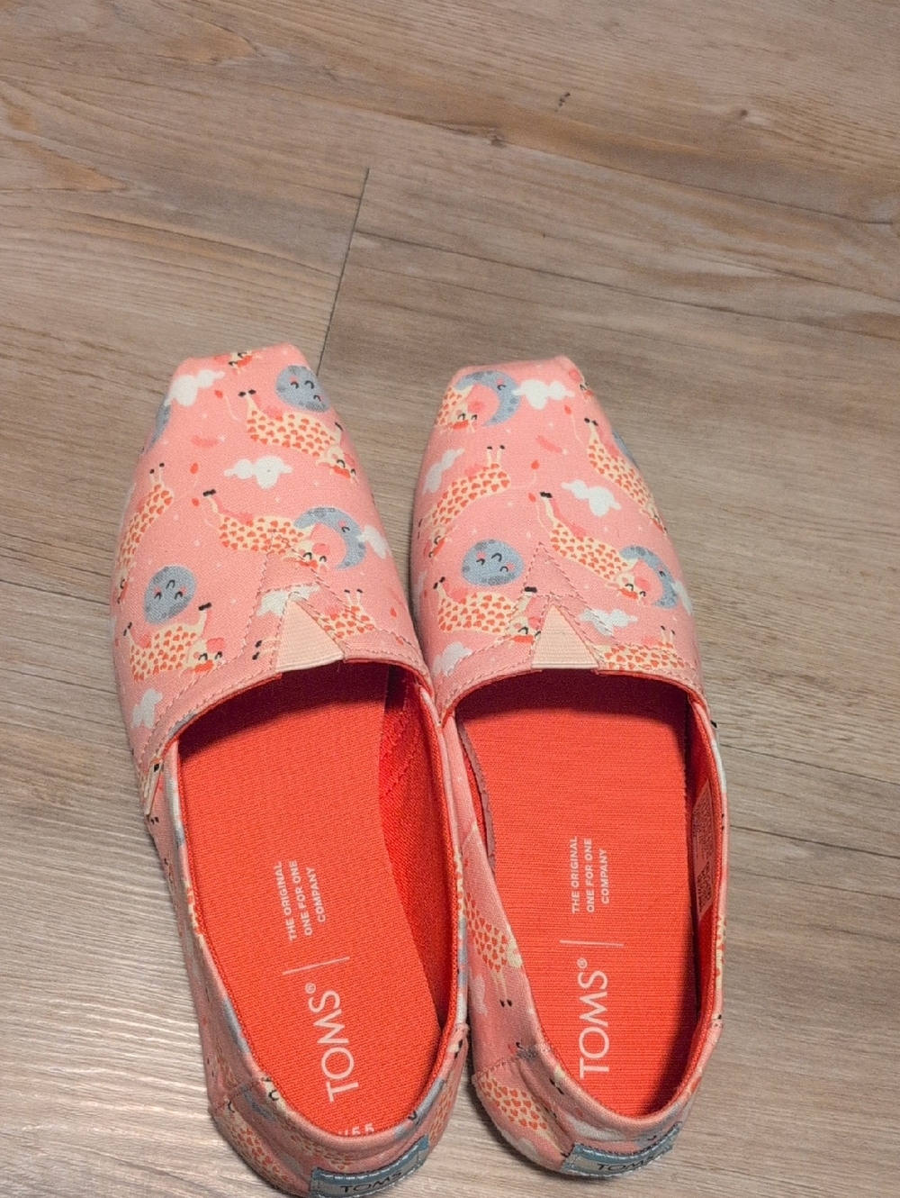 *New* TOMS Pink Giraffe Print Slip-Ons